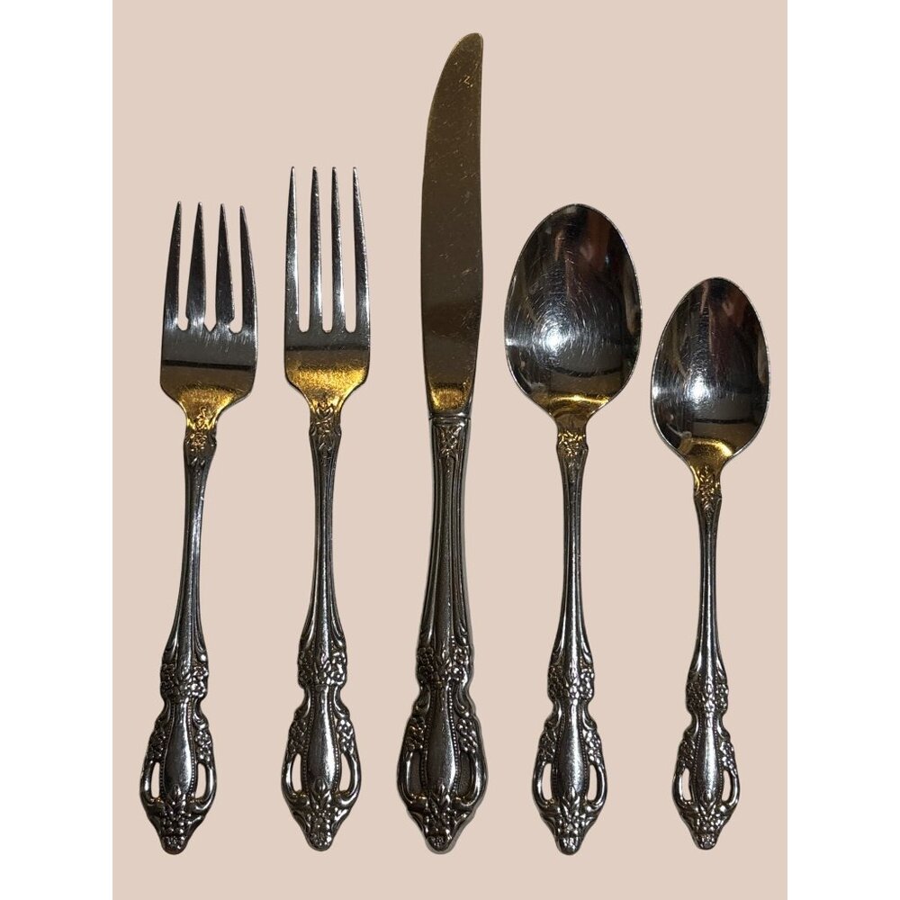 Oneida Distinction Deluxe Raphael Stainless Steel Flatware Set Of Four 5-Piece P